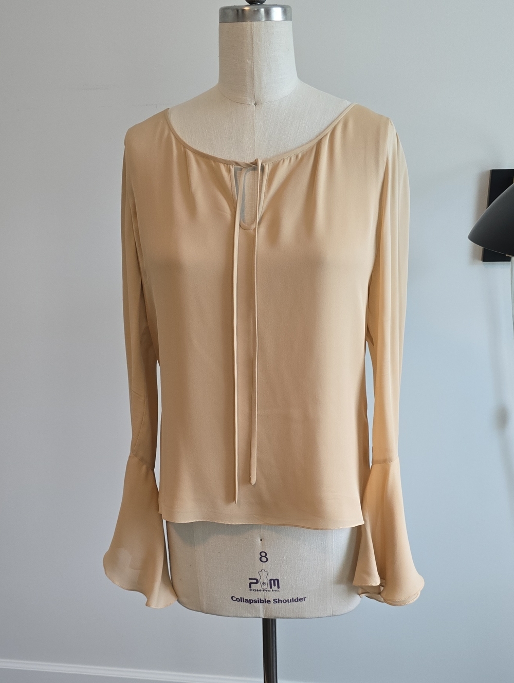 Tie-Neck Long Sleeve Blouse in Cream/beige